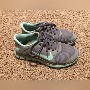 Nike Teal & Gray Free Run 4.0 Shoes